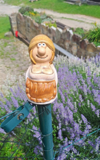 Keramická figurka na plot 